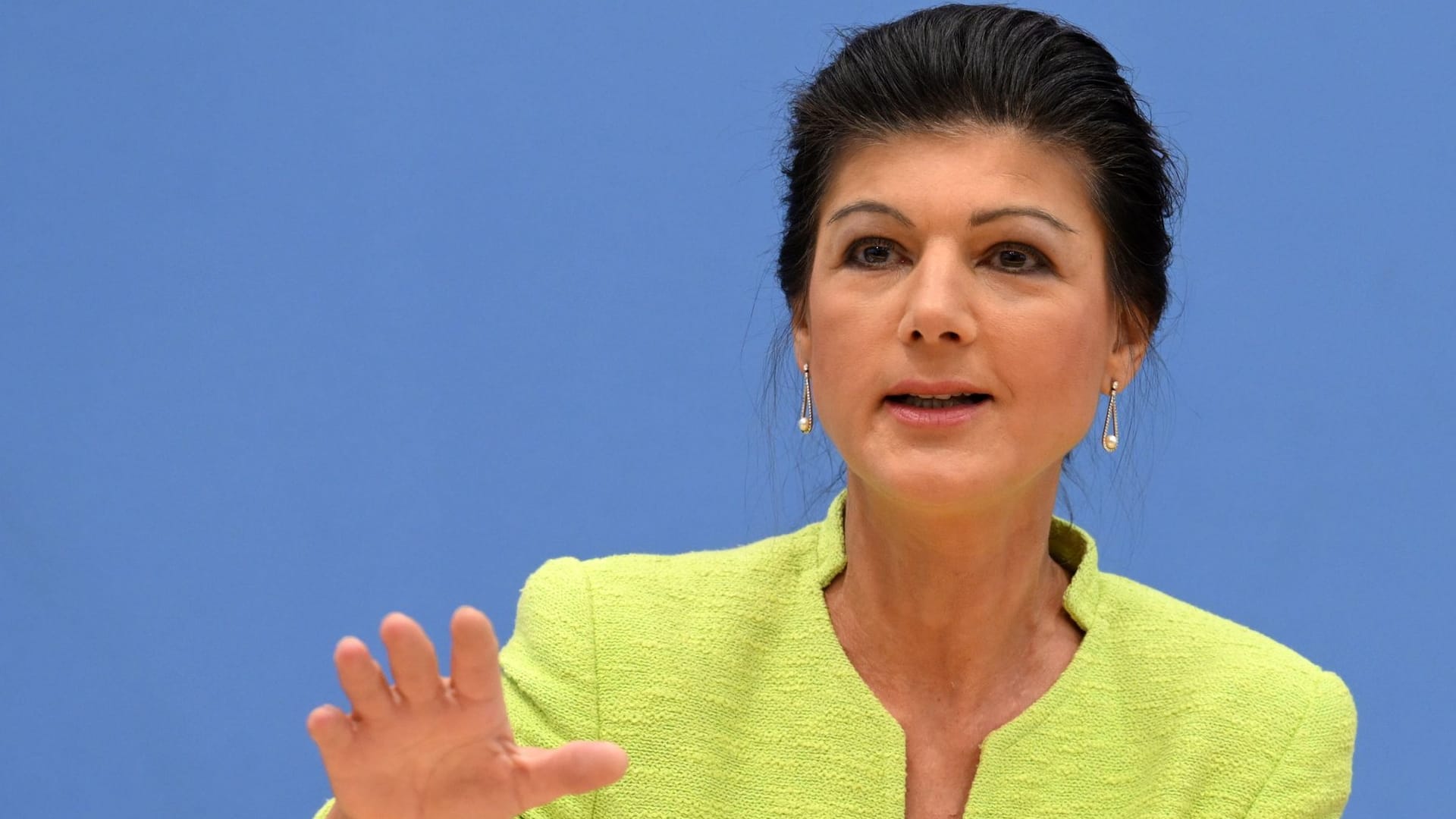 Die Politikerin Sahra Wagenknecht" (Archivbild): Die Gründerin einer neuer Partei hat eine klare Position zum Tempolimit.