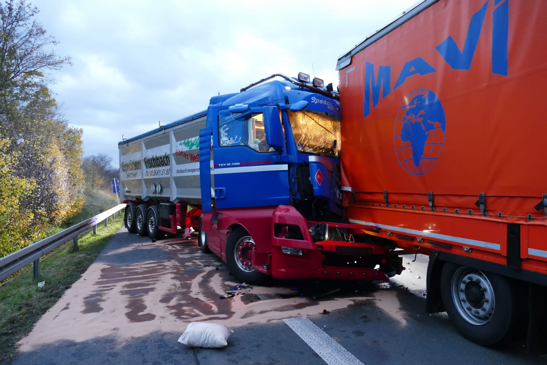 Lkw-Unfall auf der A3: Am Dienstagmorgen sind hier zwei Lastzügen aufeinander gefahren.