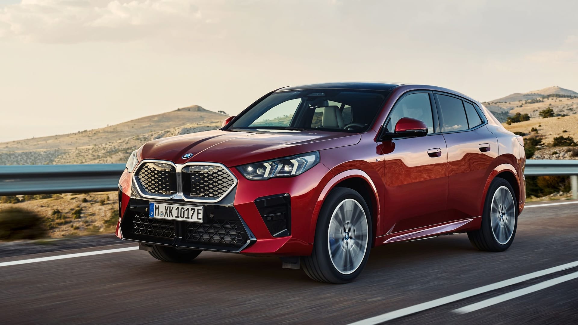 Erstmals auch abgasfrei: der neue BMW X2.