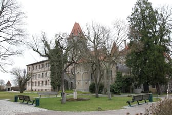 Das Schloss Faber Castell in Stein bei Nürnberg verwandelt sich mehrere Wochen in einen Lichterzoo.