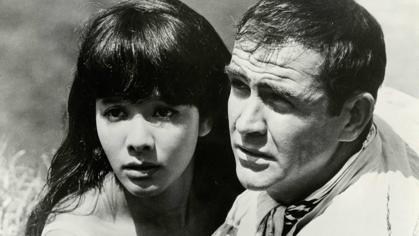 Mie Hama und Sean Connery: 1967 standen sie gemeinsam für "Man lebt nur zweimal" vor der Kamera.
