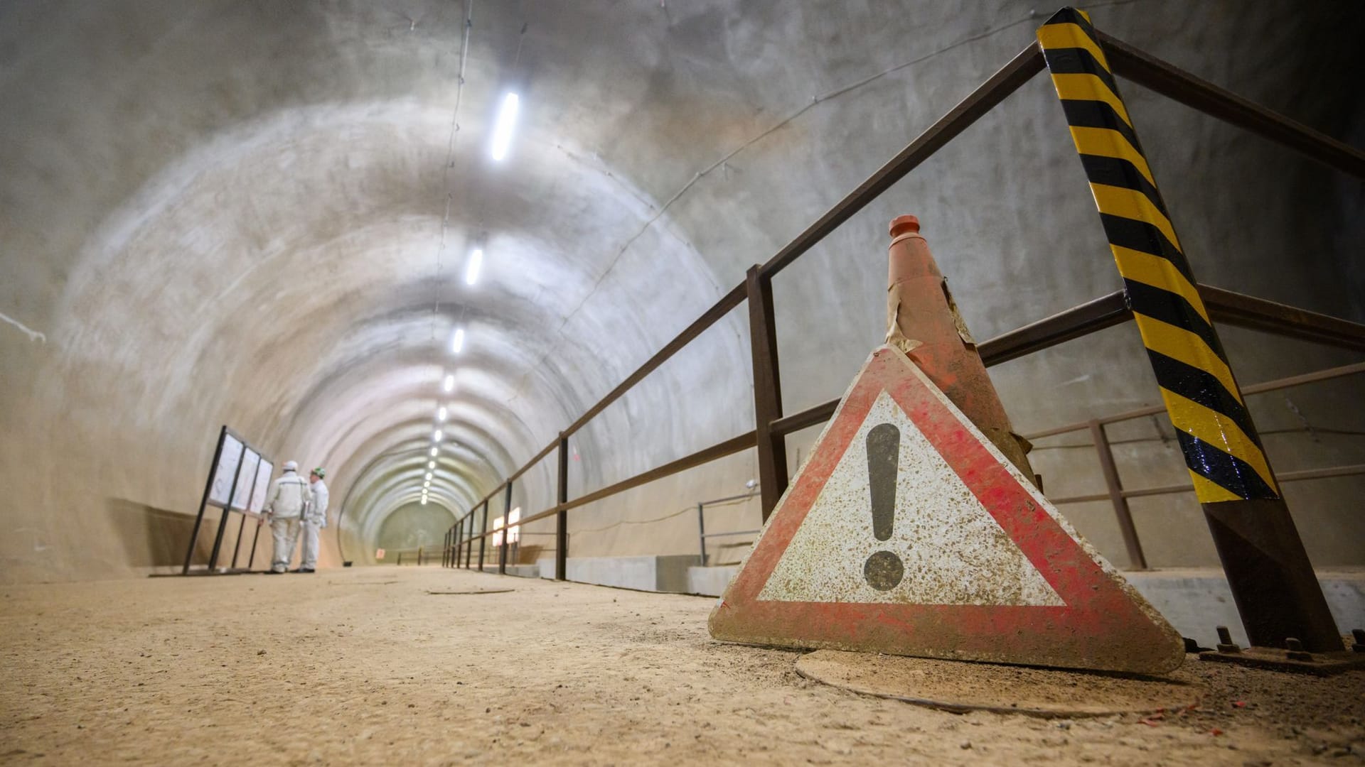 Der Schacht Konrad: Das ehemalige Eisenerzbergwerk ist das erste nach Atomrecht genehmigte Endlager für schwach- und mittelradioaktive Abfälle in Deutschland.