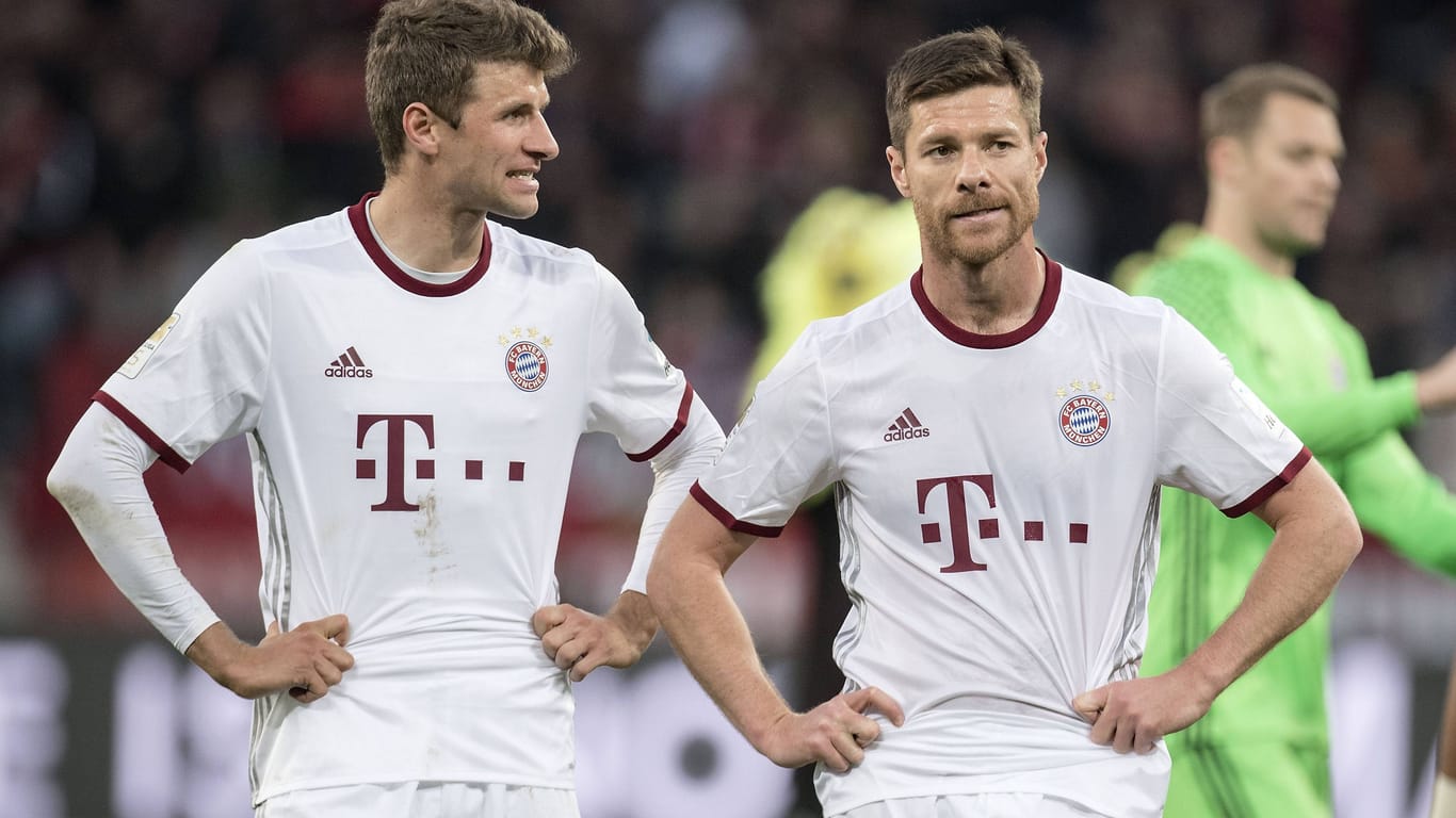 Thomas Müller (l.) und Xabi Alonso: Sie spielten mehrere Jahre zeitgleich für den FC Bayern.