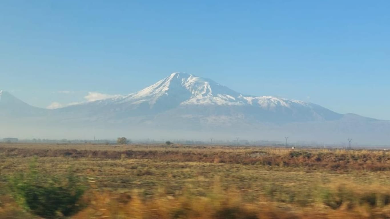 Der Berg Ararat: Der ruhende Vulkan gehört zum türkischen Staatsgebiet.