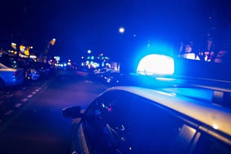 Blaulicht an Polizeiwagen (Symbolbild): Der Mann wurde in Gesundbrunnen gefasst.
