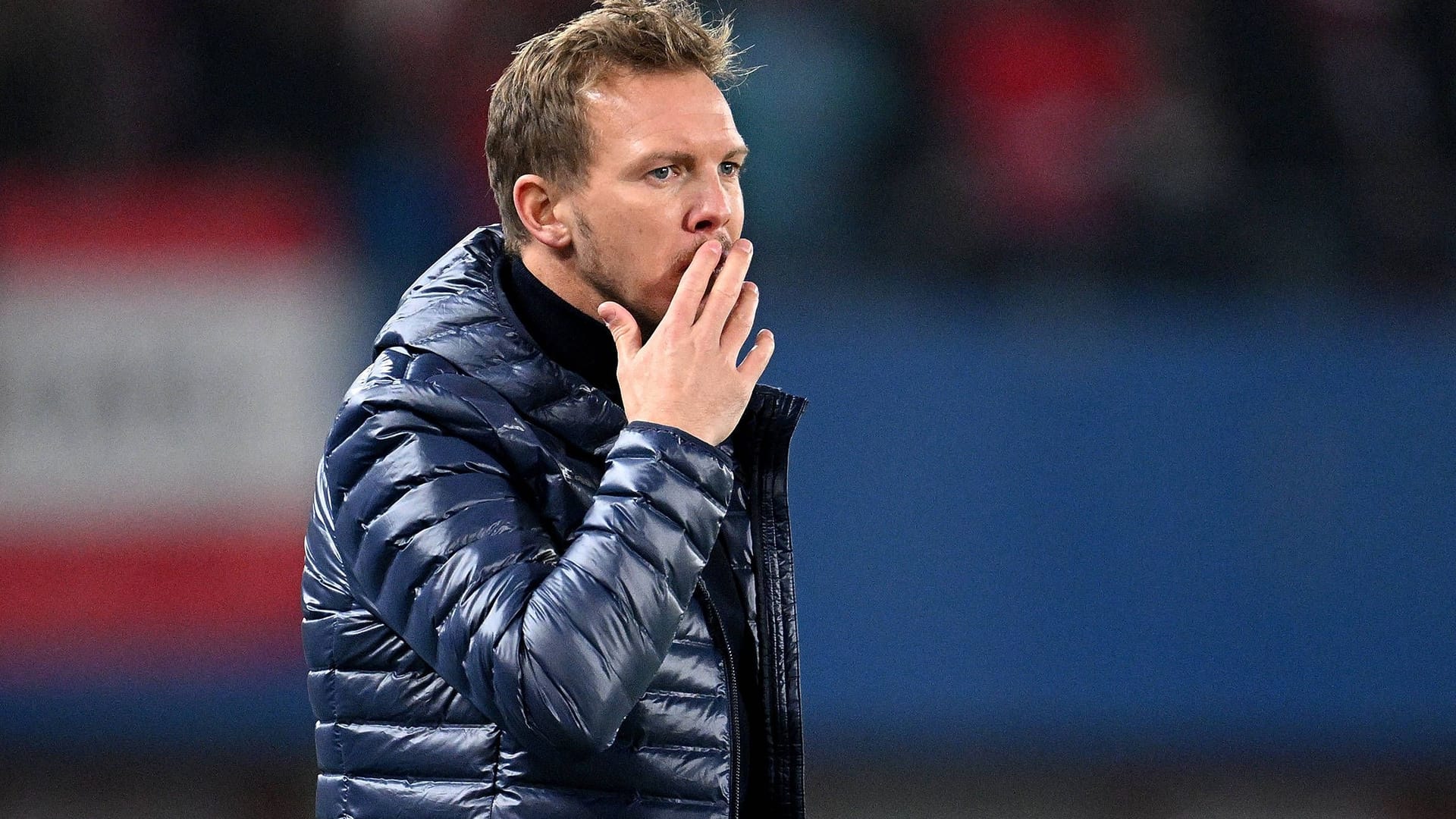 Julian Nagelsmann: Der Bundestrainer an der Seitenlinie.