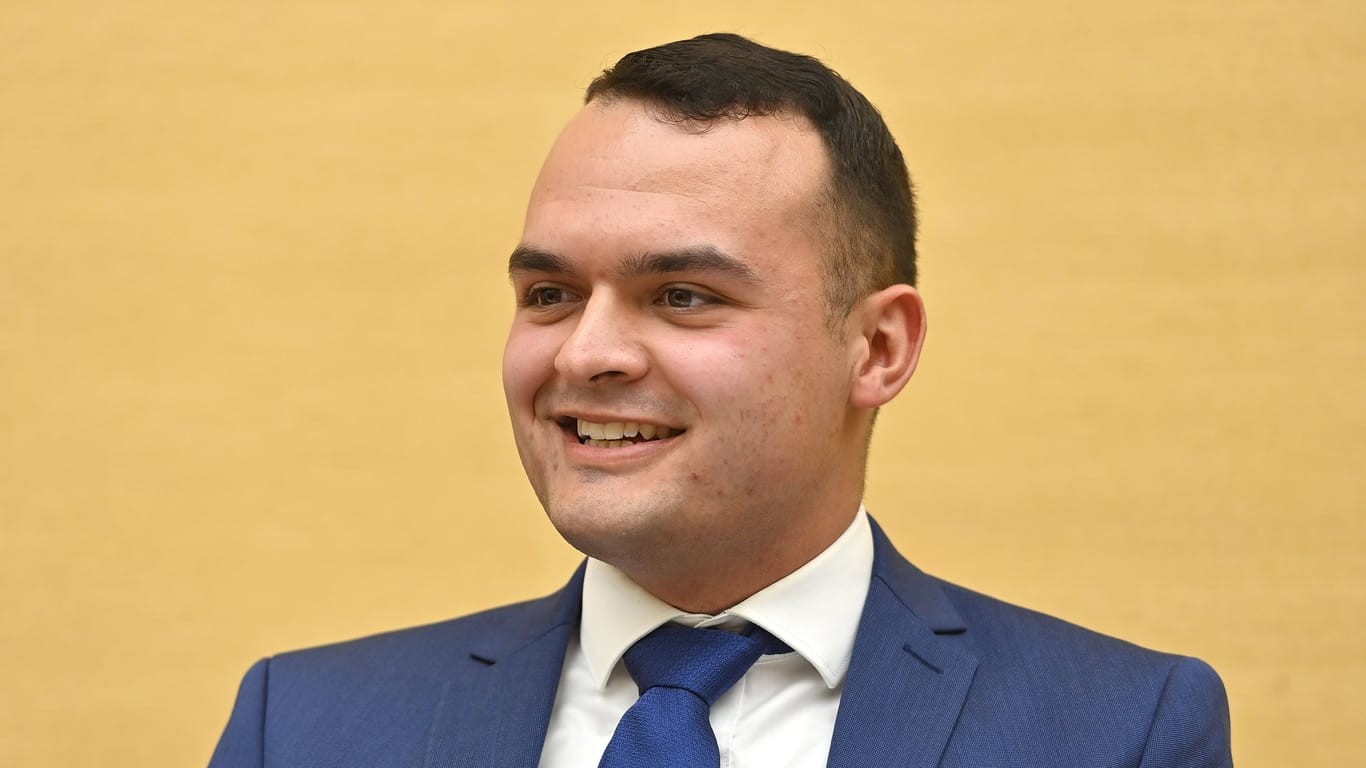 Franz Schmid: Der 23-Jährige JA-Funktionär und Landtagsabgeordnete will die AfD als Partei der Deutschen ohne Migrationshintergrund.