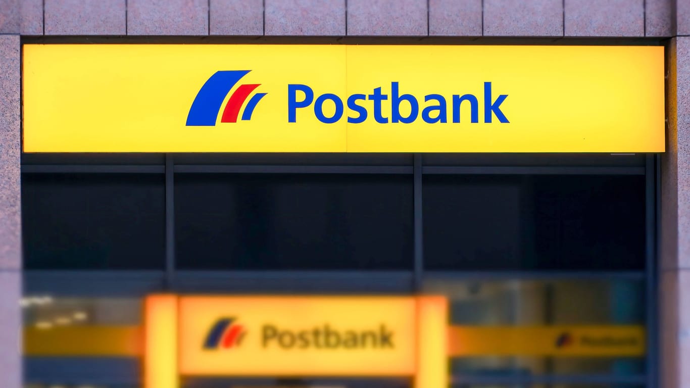 Postbank-Logo: Das Filialnetz der Postbank soll deutlich ausgedünnt werden.
