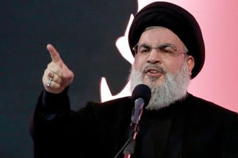 Hisbollah-Chef Nasrallah (Archivbild): Der Chef der Terrorgruppe lobte den Angriff der Hamas auf Israel.