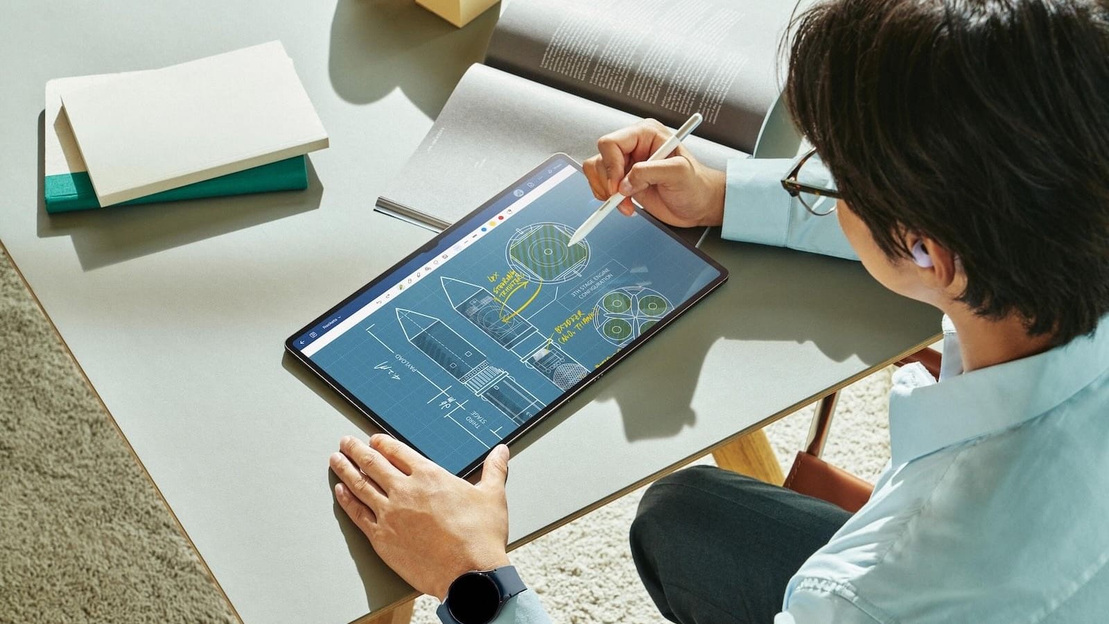 Das Galaxy Tab S9 ist in Größen bis zu 14,6 Zoll Bildschirmdiagonale erhältlich. Das entspricht einem mittelgroßen Notebook. Das Galaxy Tab S9 ist in Größen bis zu 14,6 Zoll Bildschirmdiagonale erhältlich. Das entspricht einem mittelgroßen Notebook.