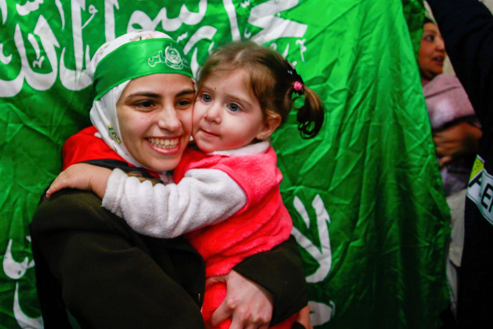 Ehemalige Gefangene zurück in Nablus: Die ersten der inhaftierten Palästinenser sind gegen Geiseln aus dem Gazastreifen ausgetascuht worden.