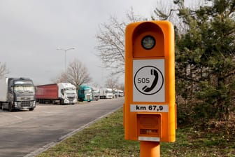 Blick auf eine Autobahnraststätte (Symbolbild): Zwischen Sittensen und Bremen waren am Wochenende Ladungsdiebe unterwegs.
