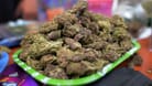 Getrocknetes Cannabis (Symbolbild): Die Bundesregierung will in Zukunft den Besitz von bis zu 50 Gramm "Gras" erlauben.