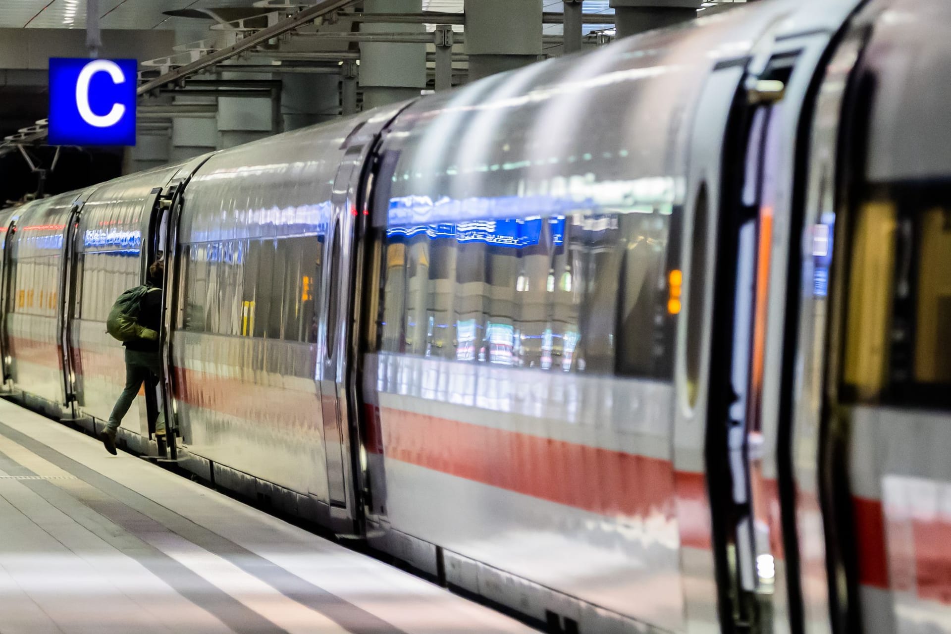 Ein ICE der Deutschen Bahn: Ab dem 10. Dezember gilt der Winterfahrplan.