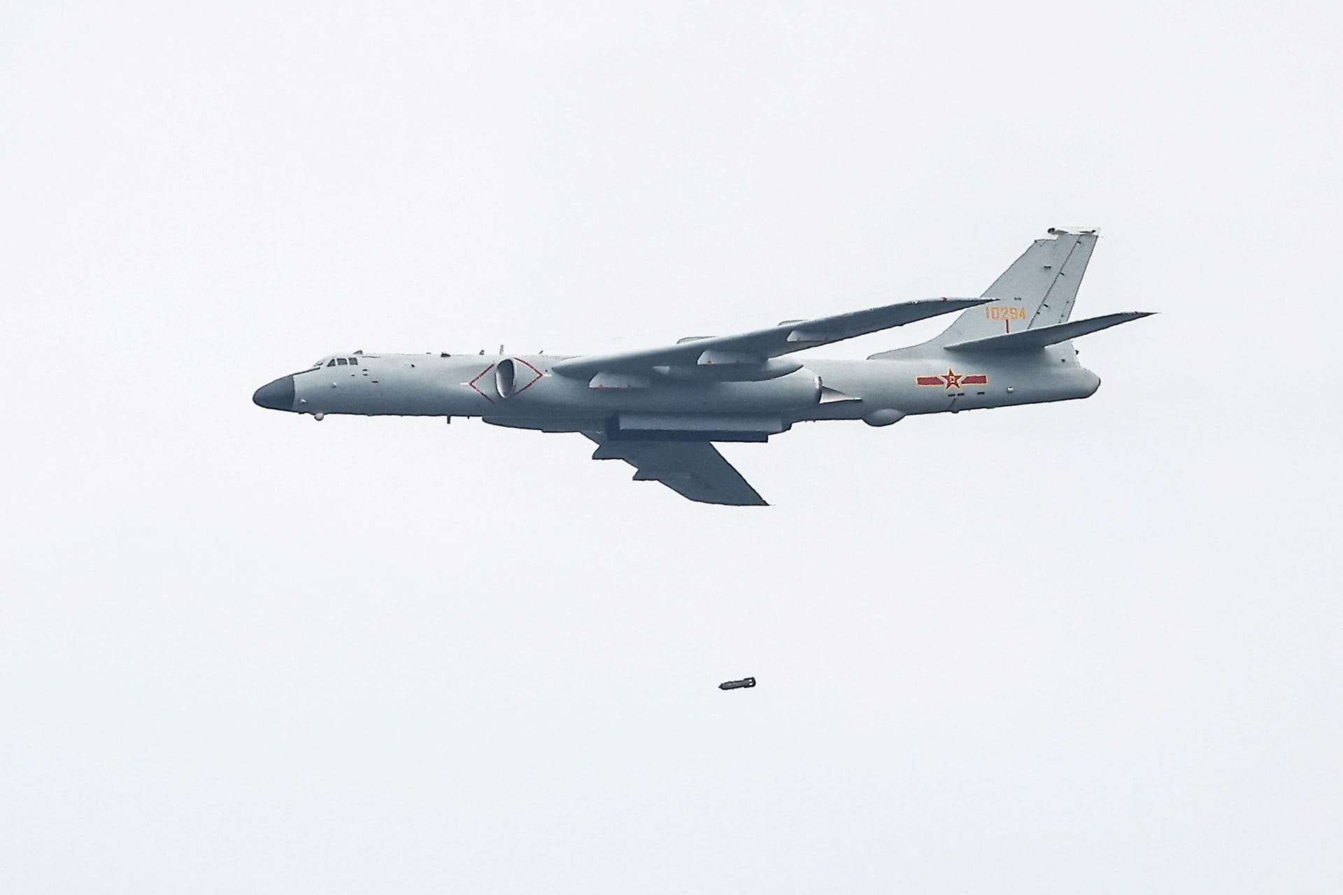Chinesischer Kampfjet (Archivbild): China beansprucht das Südchinesische Meer für sich.