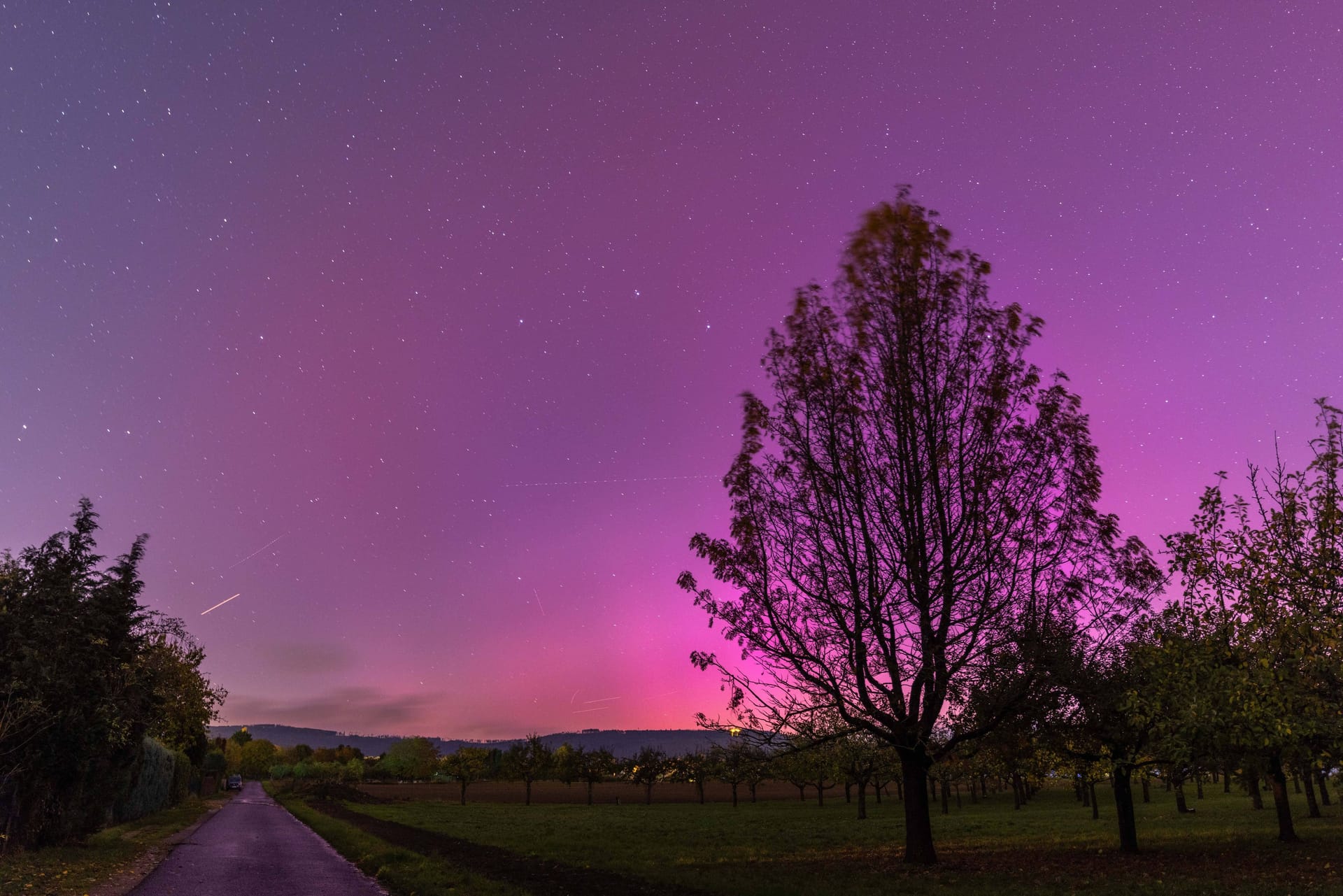 Lila schimmerten am Samstag die Polarlichter über dem hessischen Taunus.