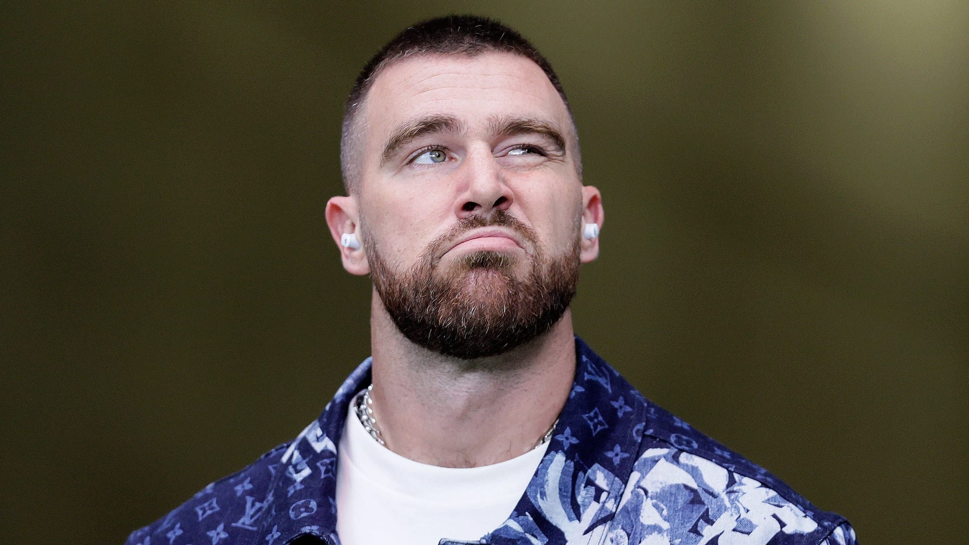 Travis Kelce im privaten Look: Normalerweise kennt man den US-Amerikaner nur im Football-Outfit seiner Miami Dolphins.