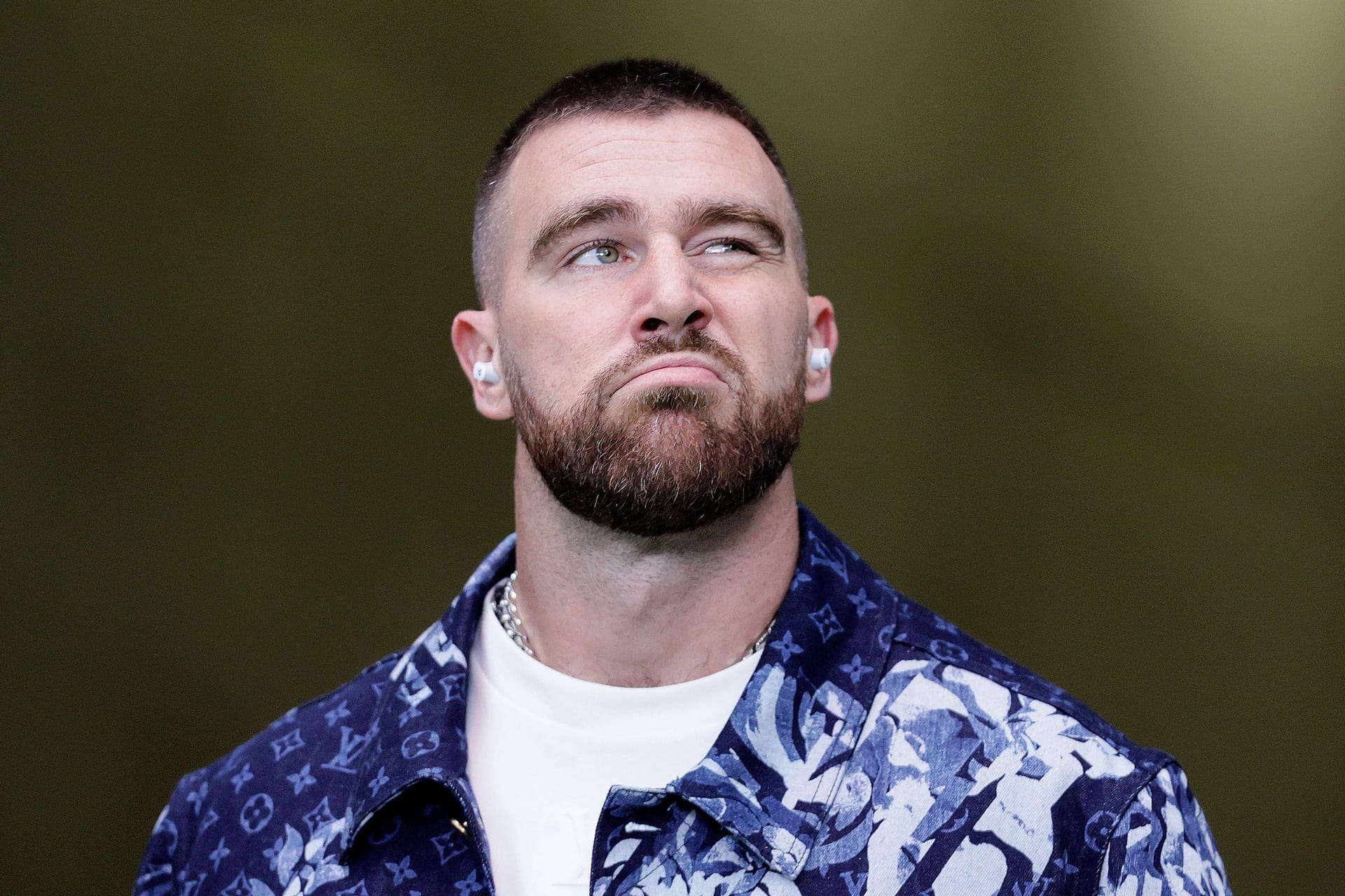 Travis Kelce im privaten Look: Normalerweise kennt man den US-Amerikaner nur im Football-Outfit seiner Miami Dolphins.