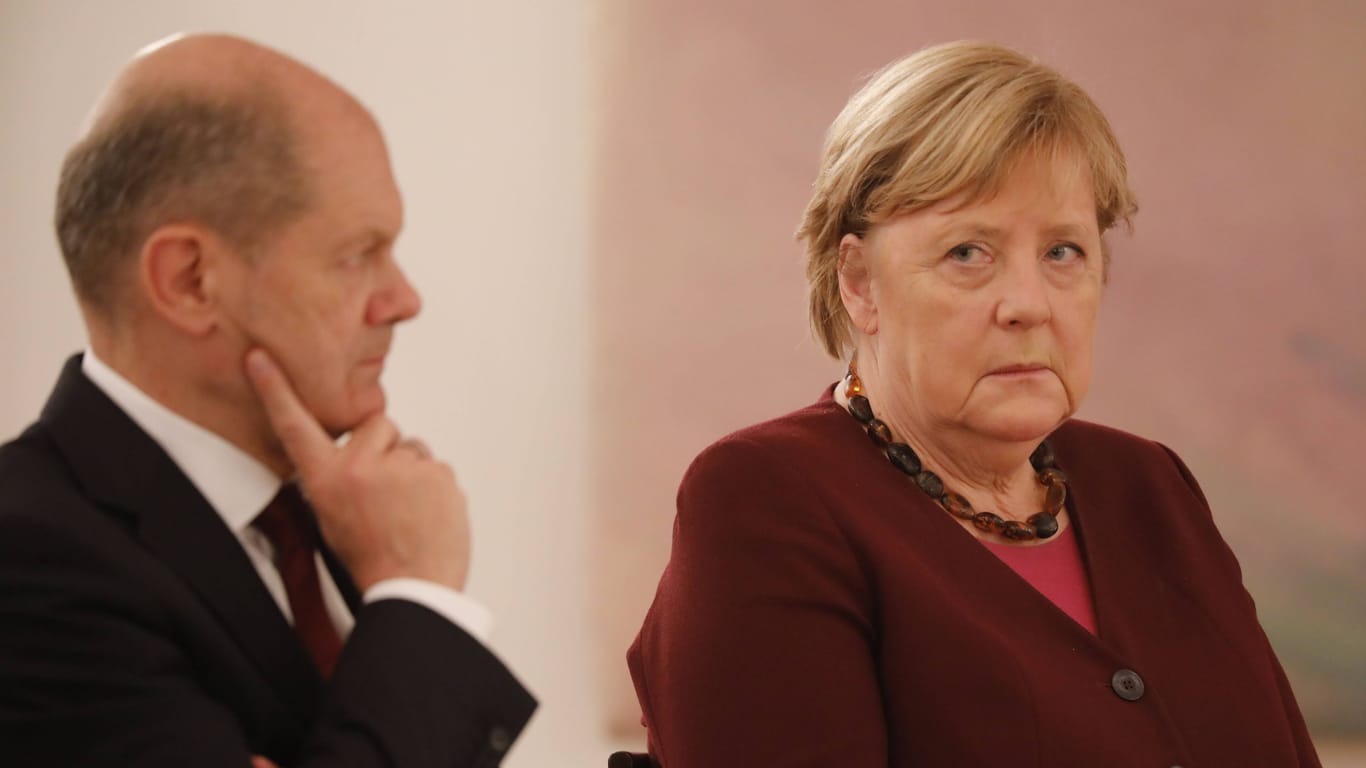 Olaf Scholz und Angela Merkel (Archivbild): 2019 verkündeten der damalige Finanzminister und die Bundeskanzlerin eine Einigung auf ein Klimaschutzpaket.