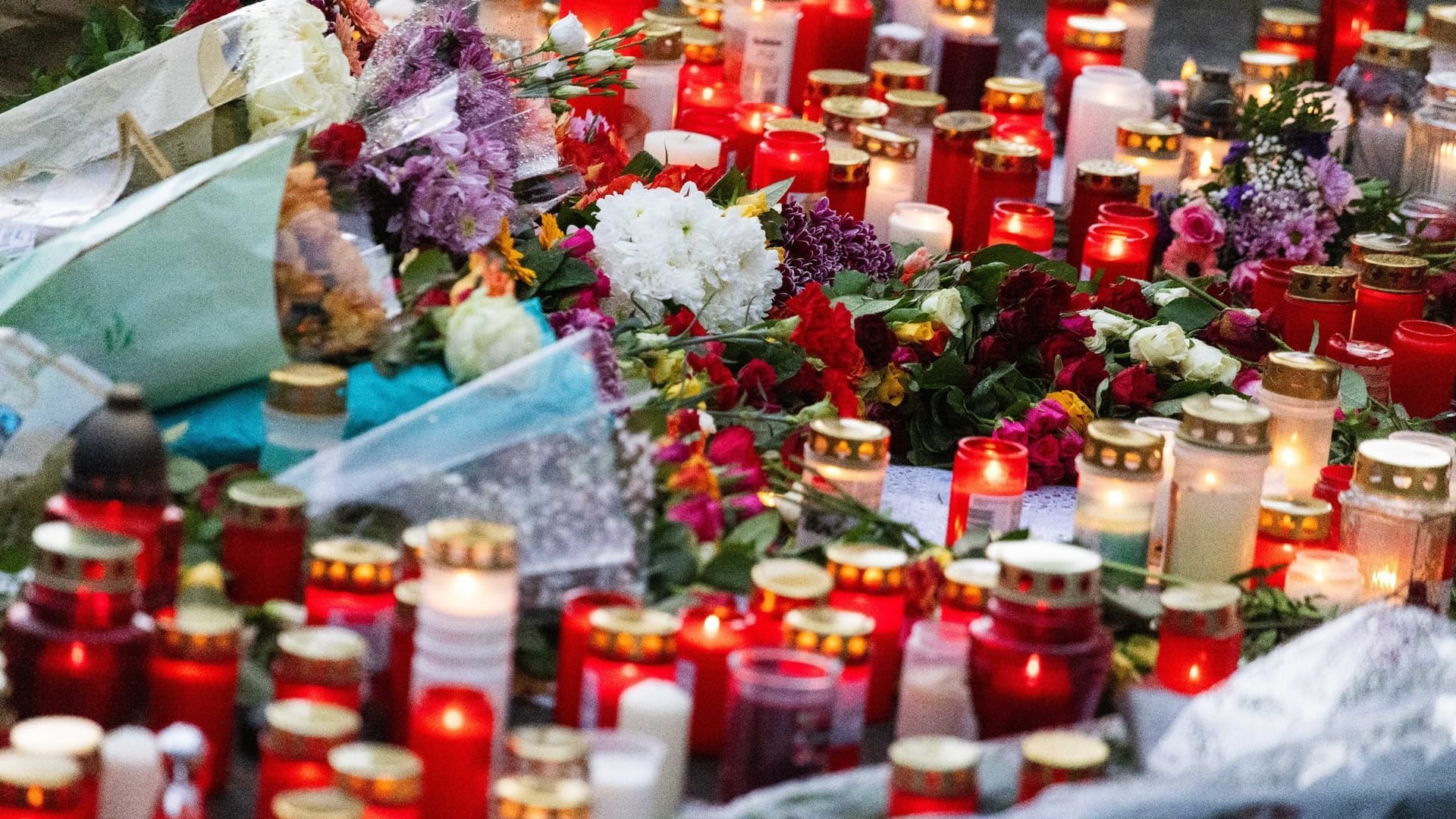 Nach dem tödlichen Schuss auf einen Jugendlichen an einer Schule Nach dem tödlichen Schuss auf einen Jugendlichen an einer Schule