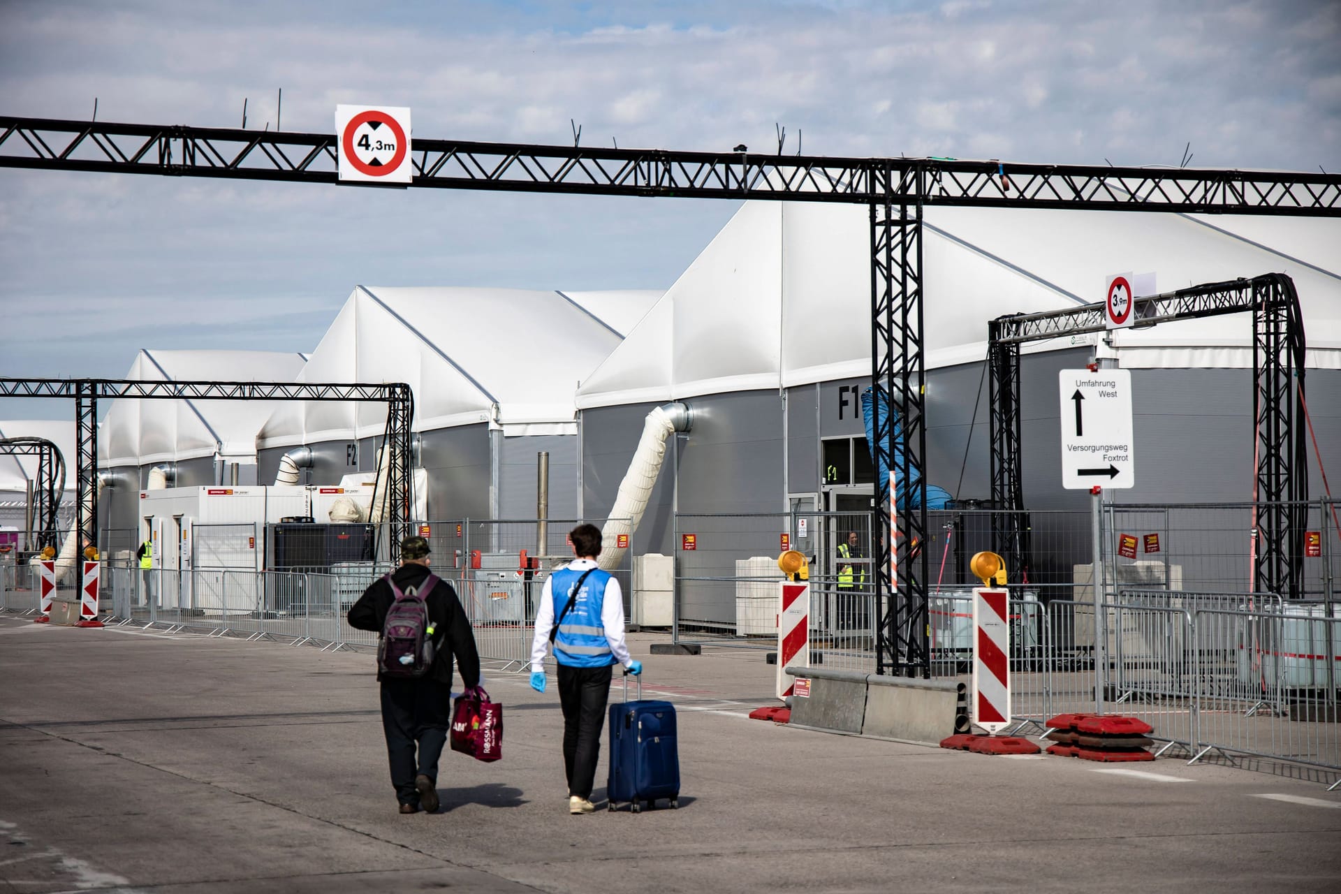 Ankunftszentrum für Flüchtlinge am ehemaligen Flughafen Tegel (Archivbild): Hier kam es an zwei Tagen zu größeren Auseinandersetzungen.