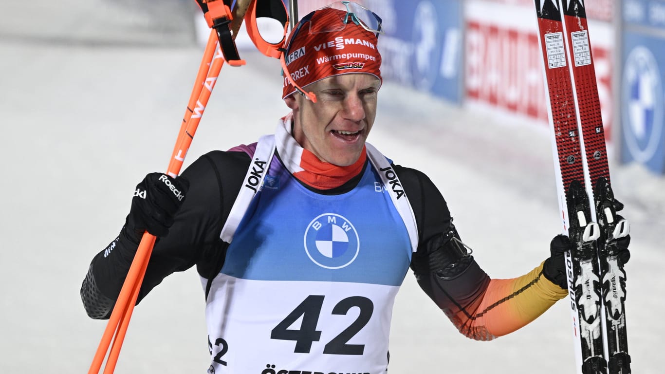 Erster Weltcup-Erfolg: Roman Rees feiert in Östersund.