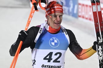 Erster Weltcup-Erfolg: Roman Rees feiert in Östersund.