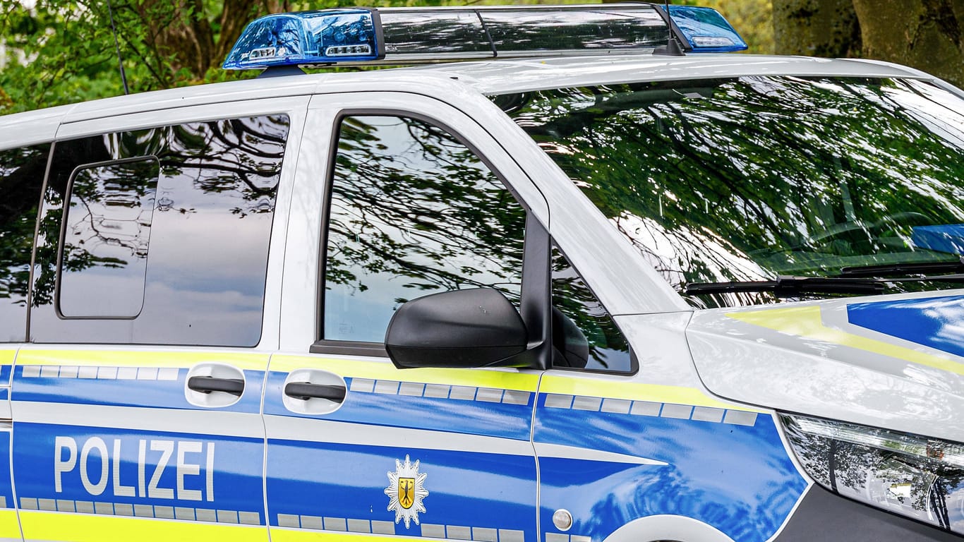 Ein Einsatzfahrzeug der Polizei (Symbolbild): Der Vermisste konnte von der Bundespolizei Osnabrück aufgegriffen werden.