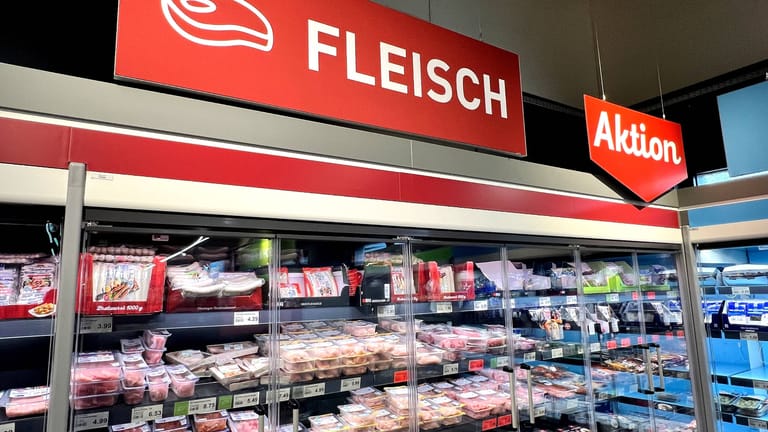 Aldi Nord und Süd Discounter senken Preise für Fleisch