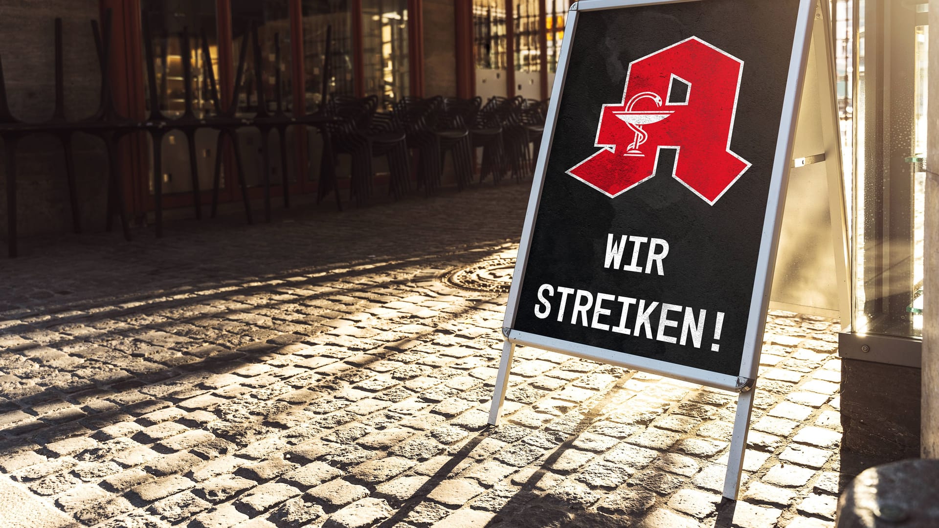 Ein Schild weist auf den Streik hin (Symbolbild): Erwartet wird, dass sich bis zu 90 Prozent der Apotheken an den Protesten beteiligen.