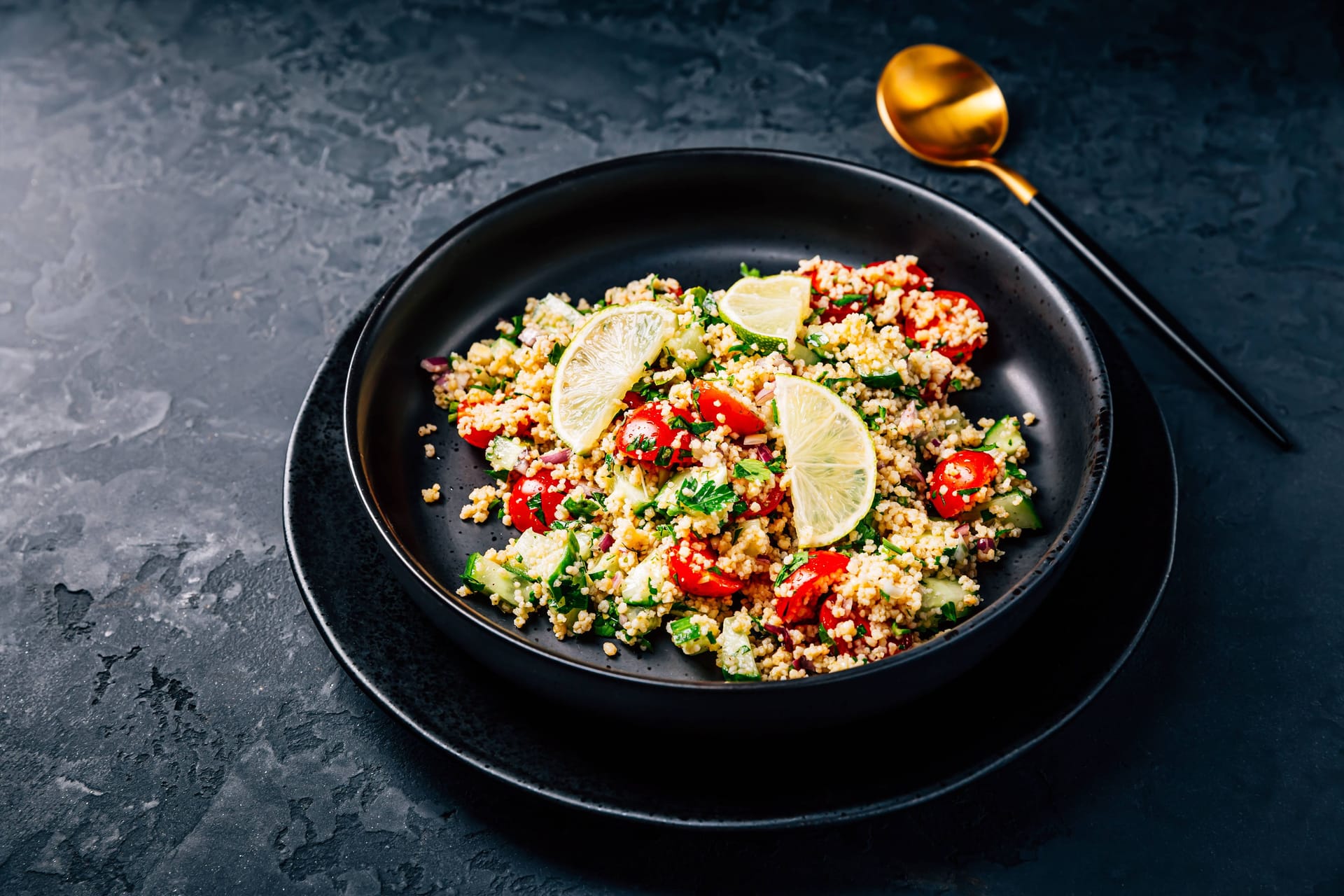 Bulgur ist die Grundlage für klassischen Tabouleh-Salat.