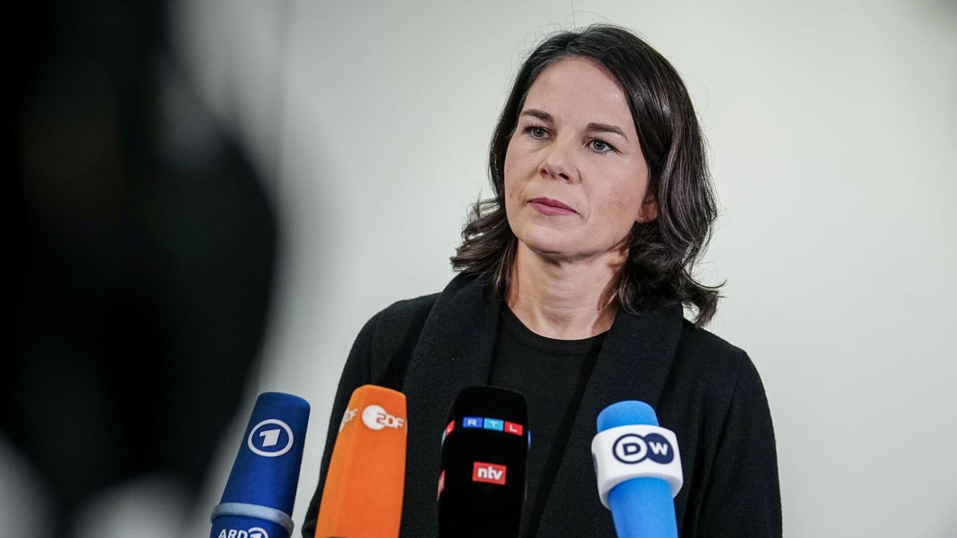 Annalena Baerbock: Am Rande des Grünen-Parteitages spricht die Außenministerin über die Freilassung einiger Geisel durch die Hamas im Gaza-Streifen.