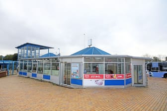 Der Kiosk am Autozug in Westerland auf Sylt: Es ist seit dem 1. April geschlossen.