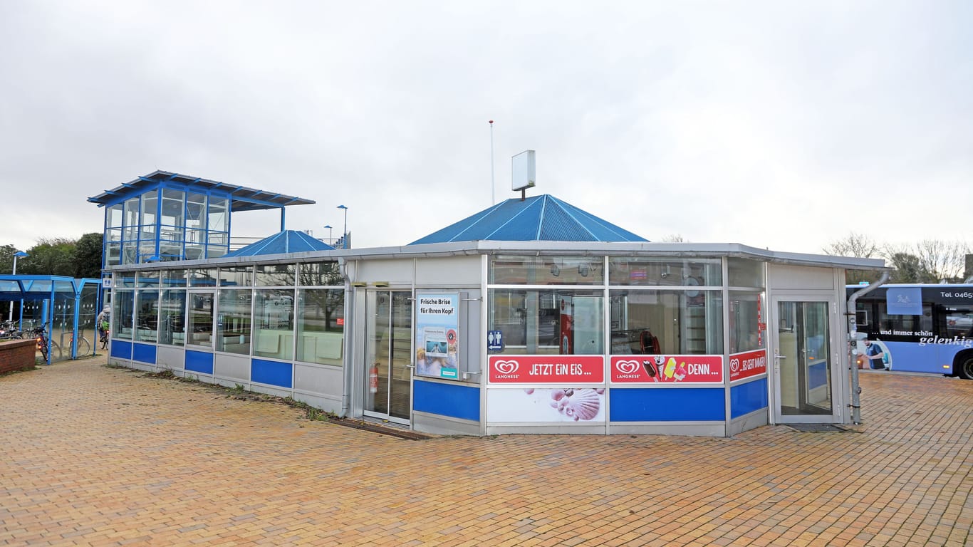 Der Kiosk am Autozug in Westerland auf Sylt: Es ist seit dem 1. April geschlossen.