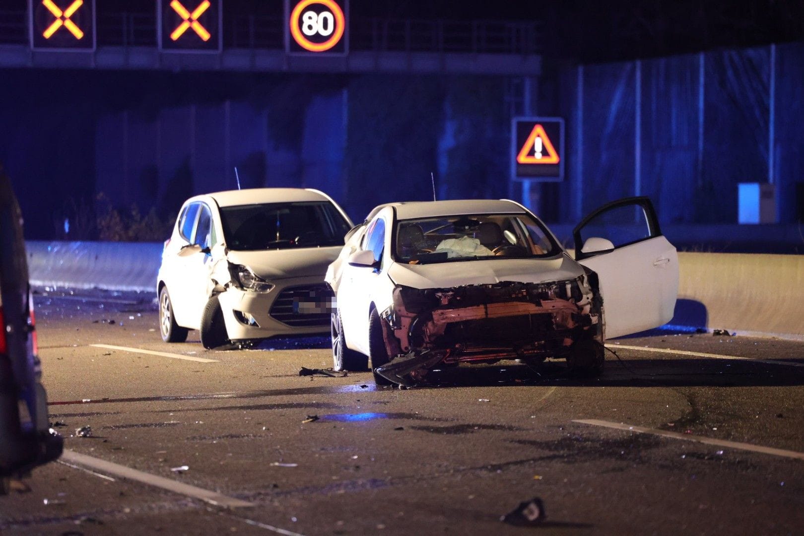 Unfall auf der A3 in Hessen: Dort kam es in der Nacht zu mehreren Zusammenstößen.