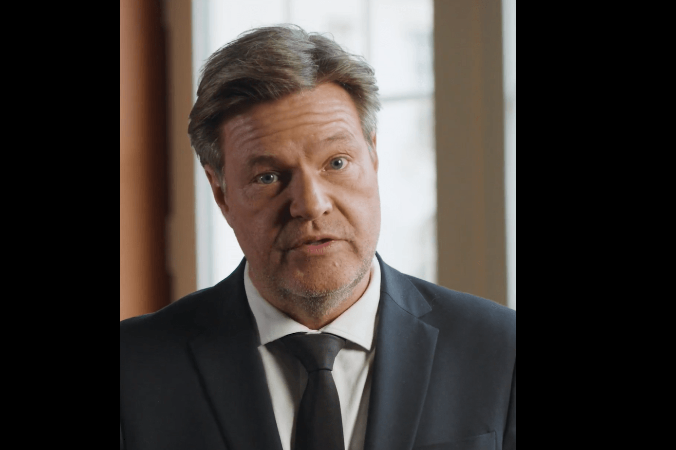 Robert Habeck: Der Bundeswirtschaftsminister hat ein Video gegen Antisemitismus aufgenommen.