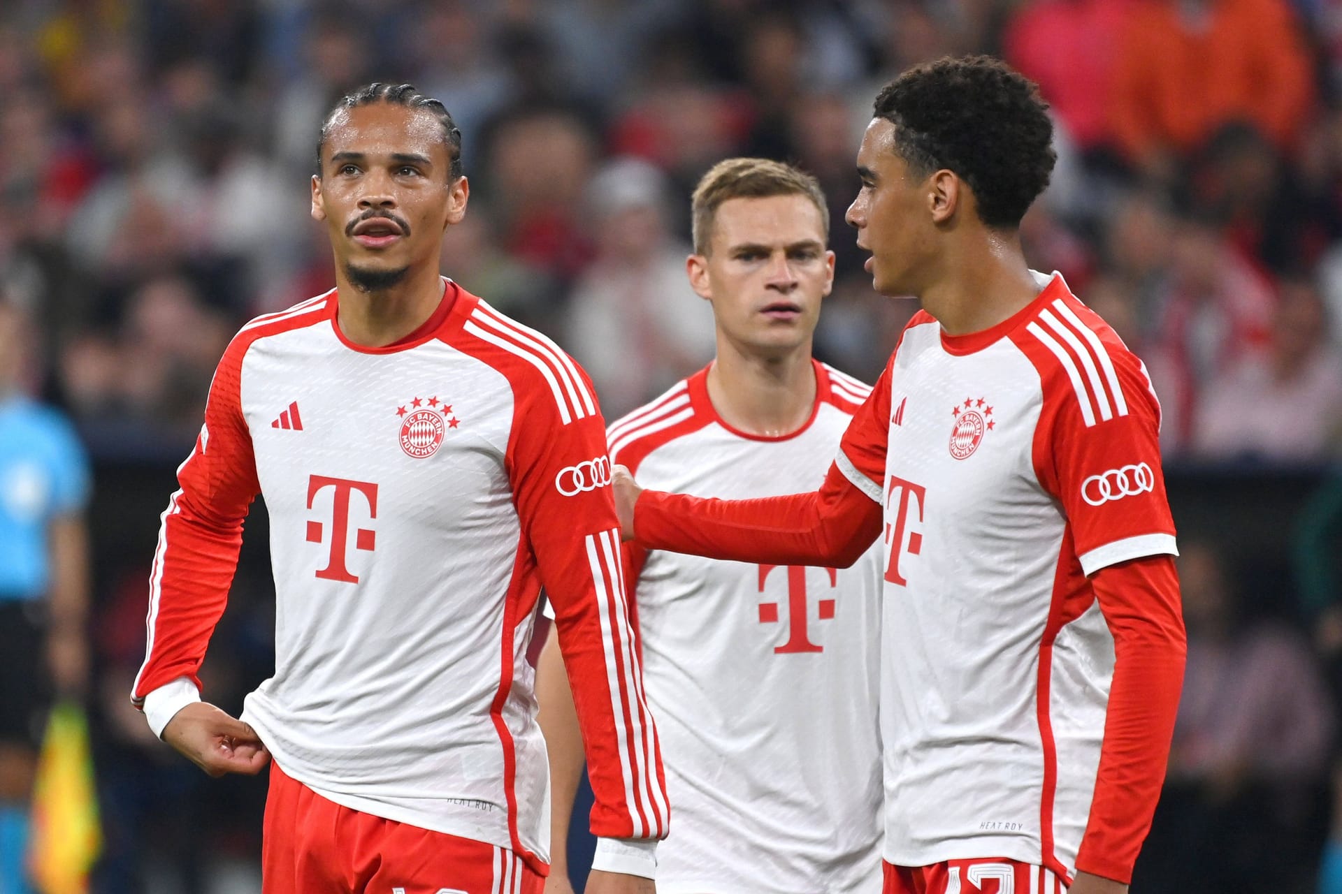 DFB-Profis unter sich: Leroy Sané (l.), Joshua Kimmich (m.) und Jamal Musiala.