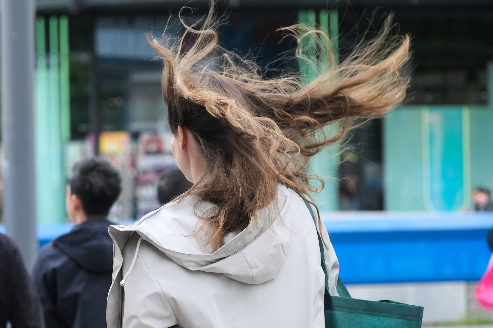 Am Donnerstag ist Zopf-Wetter (Symbolfoto): Den ganzen Tag über ziehen schwere Böen durch den Westen.