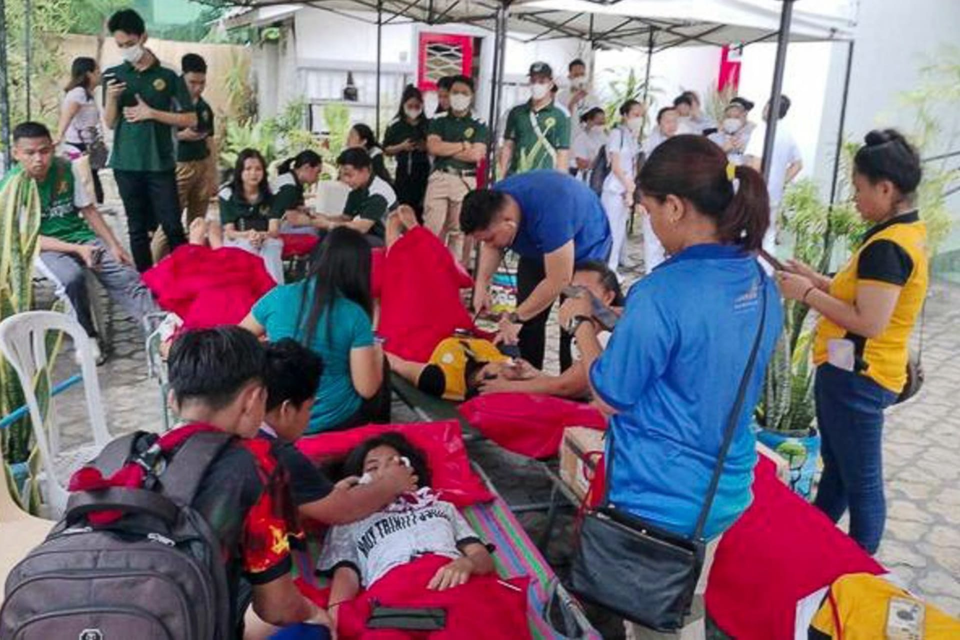 Starkes Erdbeben auf den Philippinen