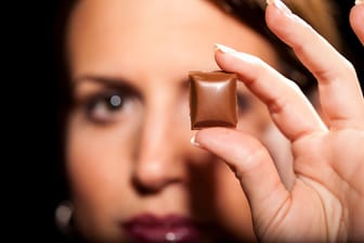 Schokolade: Von Außen ist nicht erkennbar, ob die Schokolade Kakaobohnen enthält.