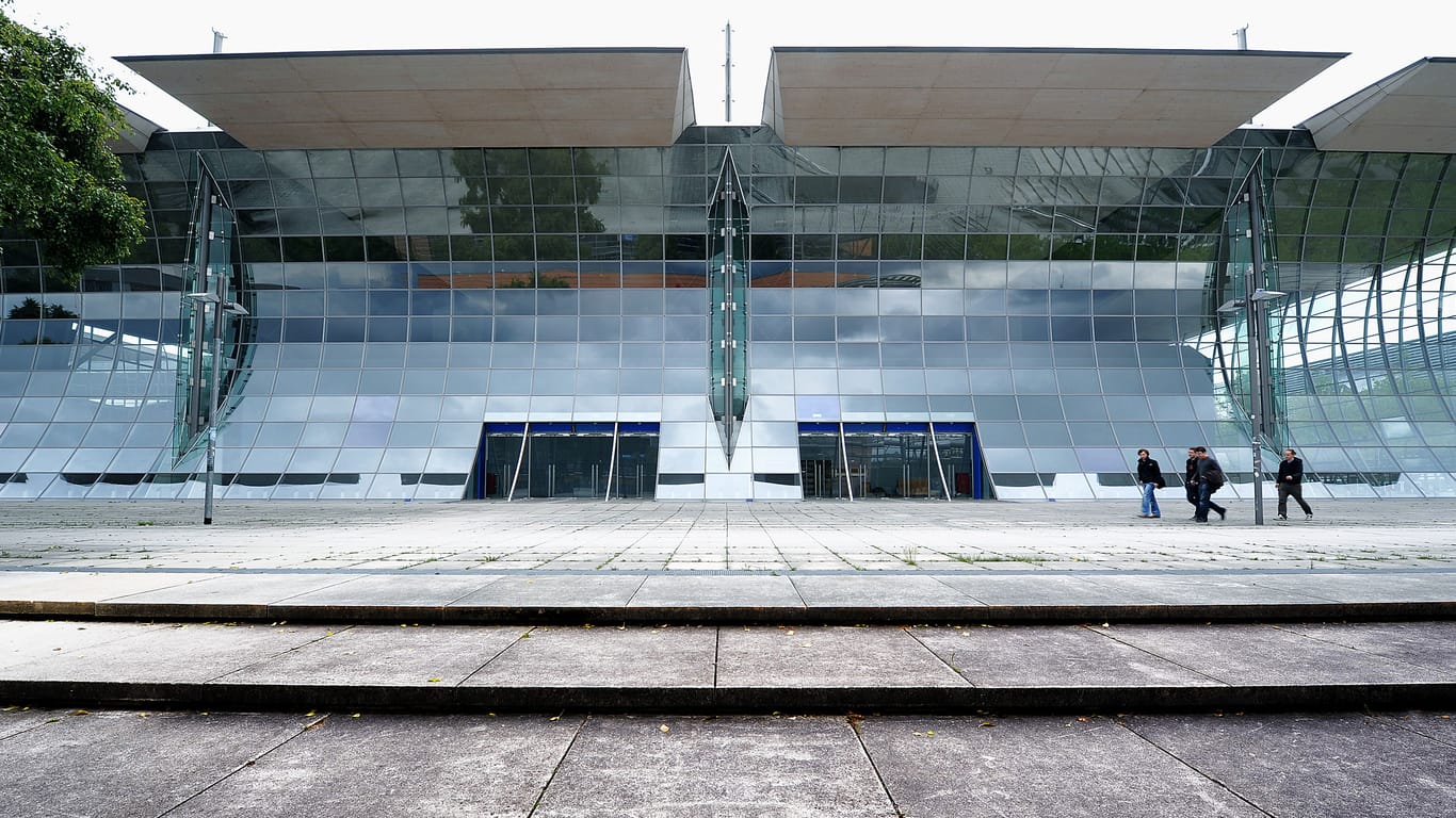 Der Deutsche Pavillon im Jahr 2010: Die Glasfassade war wohl ein Grund dafür, dass das Gebäude für wesentlich weniger Geld als anvisiert verkauft worden ist.