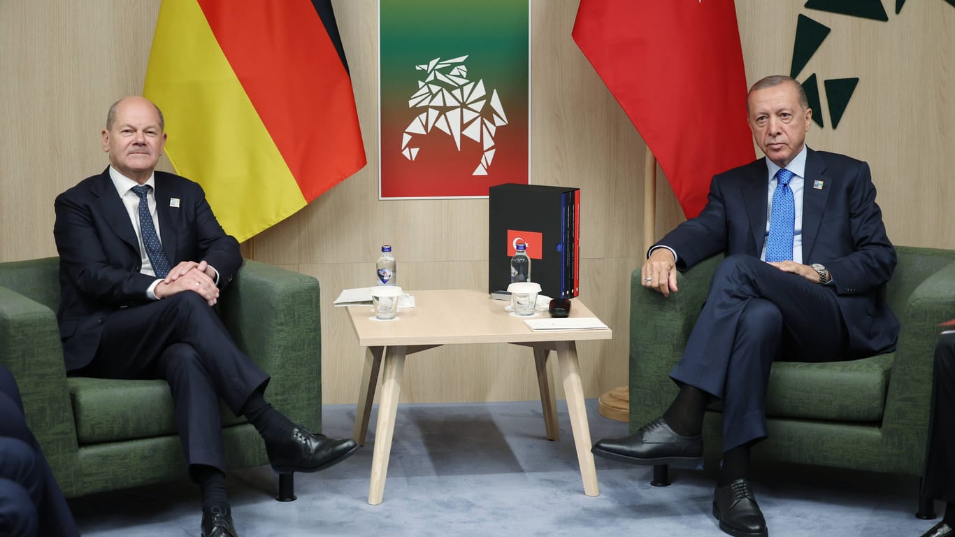 Erdoğan und Scholz bei einem Treffen beim Nato-Gipfel in Litauen: Beide haben kein Interesse an einer weiteren Verschlechterung der Beziehungen.