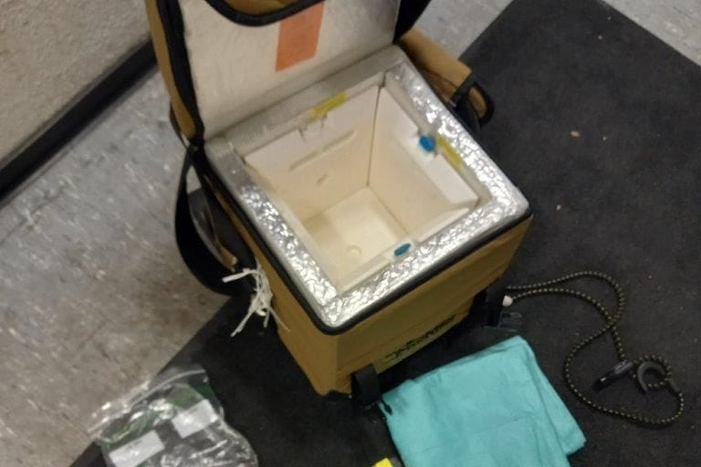 Die leere Transportbox: Von den Stammzellen fehlt jede Spur.
