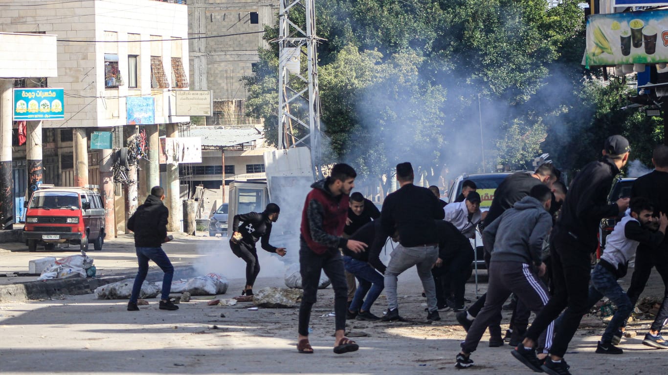 Auseinandersetzungen im Flüchtlingscamp in Nablus (Archivbild): Israelische Truppen stürmten das Camp und Jugendliche reagierten mit Steinwürfen darauf.