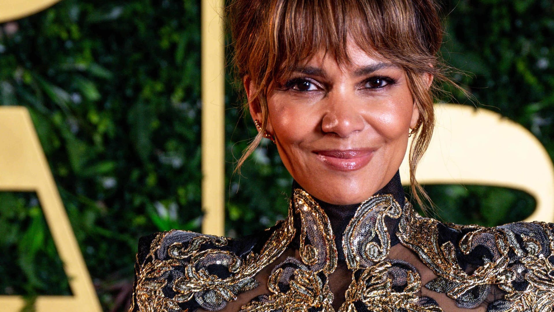 Halle Berry: Sie zeigte sich in einem Kleid mit vielen besonderen Details.