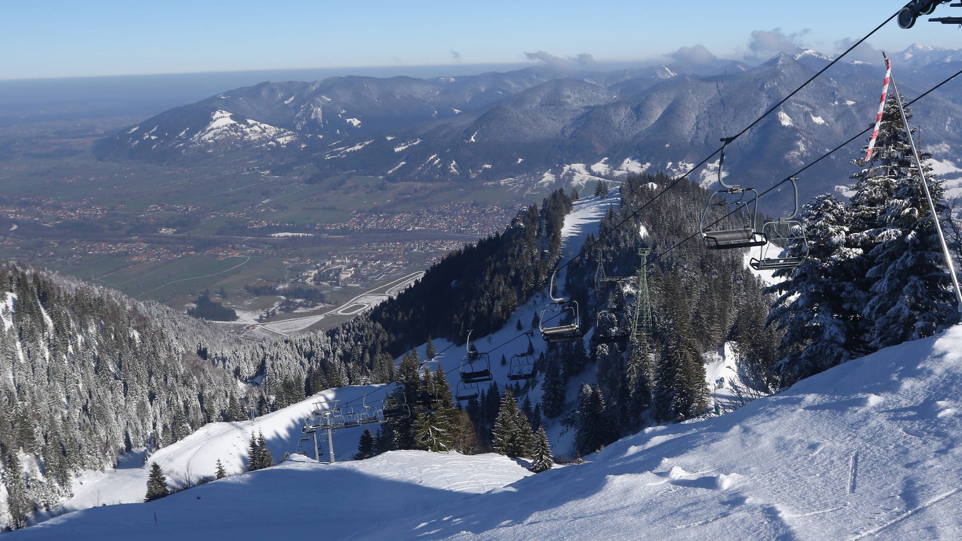 Unweit von München liegt das Skigebiet Brauneck.