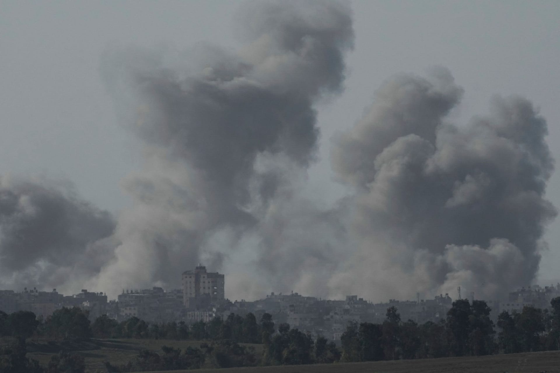 Rauch über dem Gazastreifen