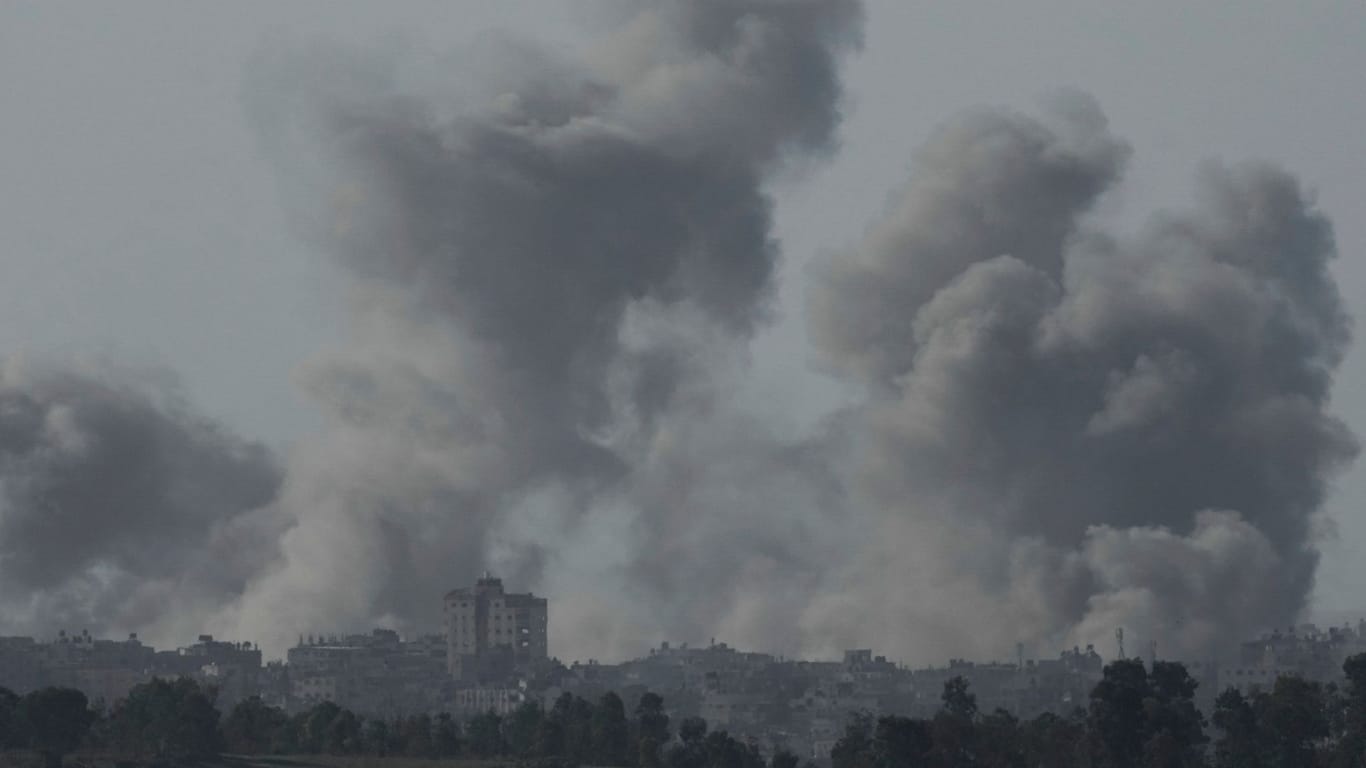 Rauch über dem Gazastreifen