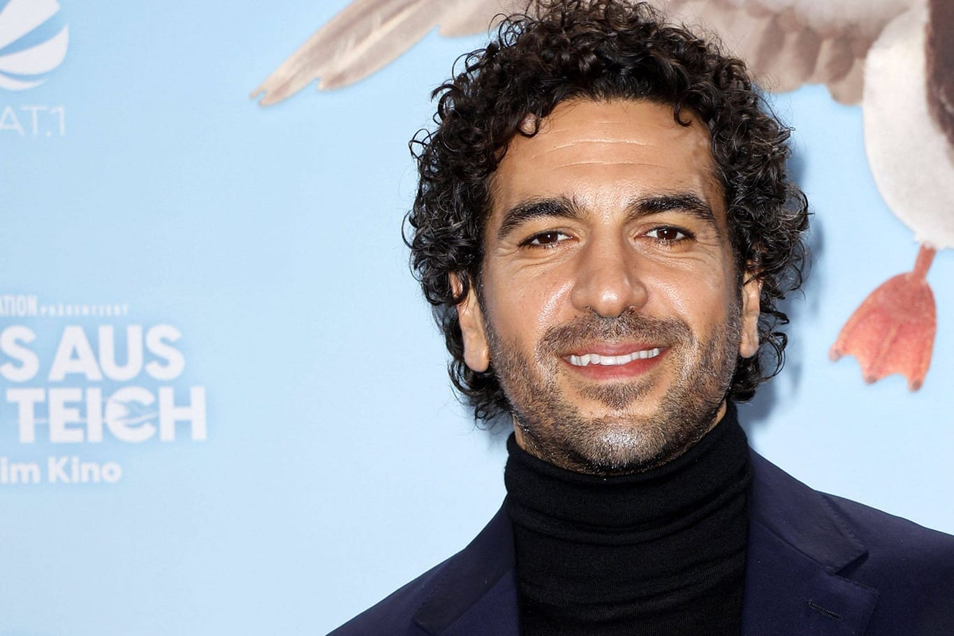 Elyas M'Barek: Der Schauspieler überraschte am Wochenende mit seiner Lockenpracht.