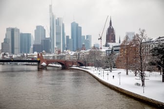 Der Winter in Frankfurt kann sehr kalt werden, rausgehen will man da nicht. t-online hat die besten Freizeitaktivitäten für den Winter recherchiert.